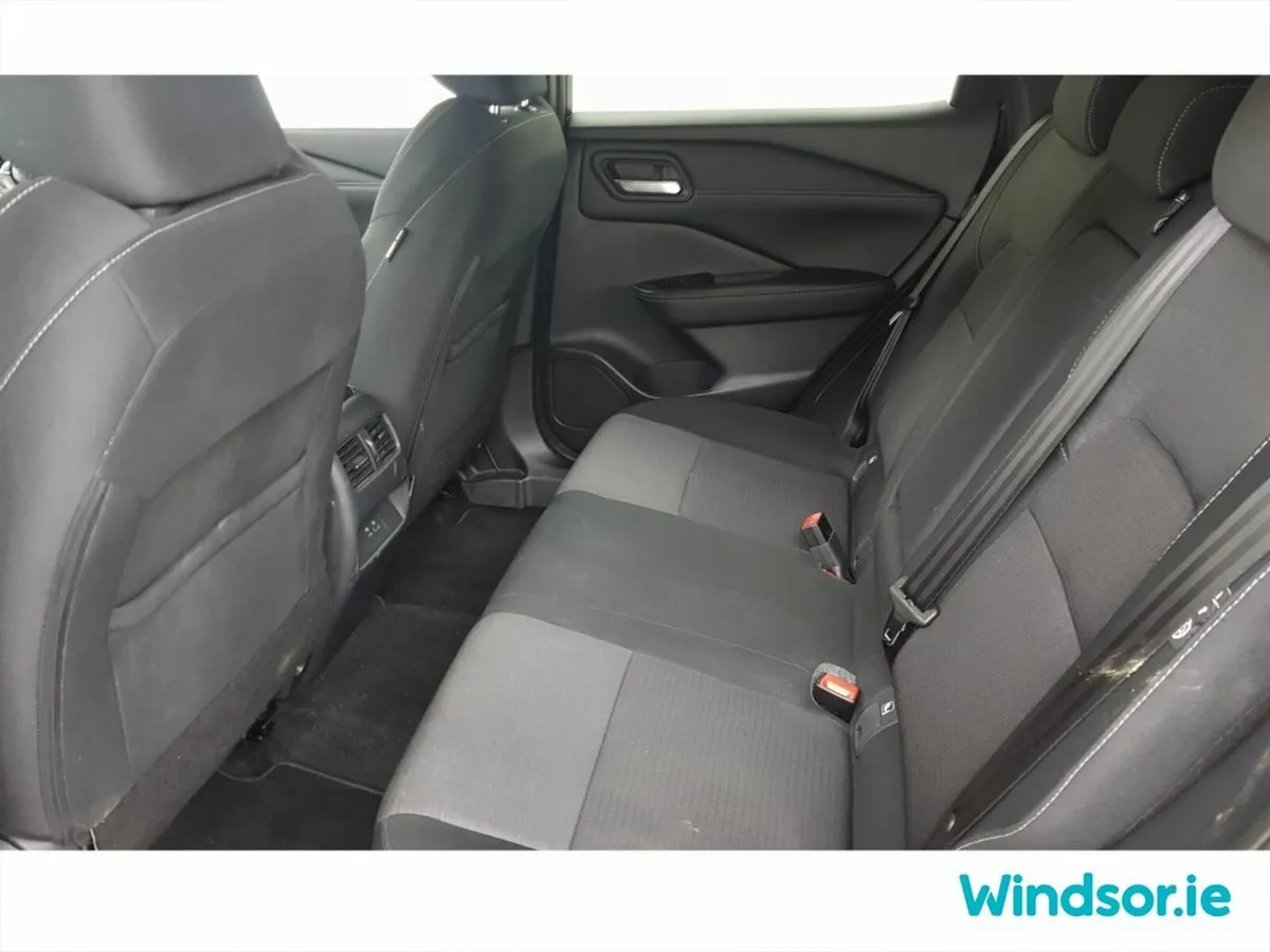 Nissan Qashqai MPV, Petrol Hybrid, 2023, Orange