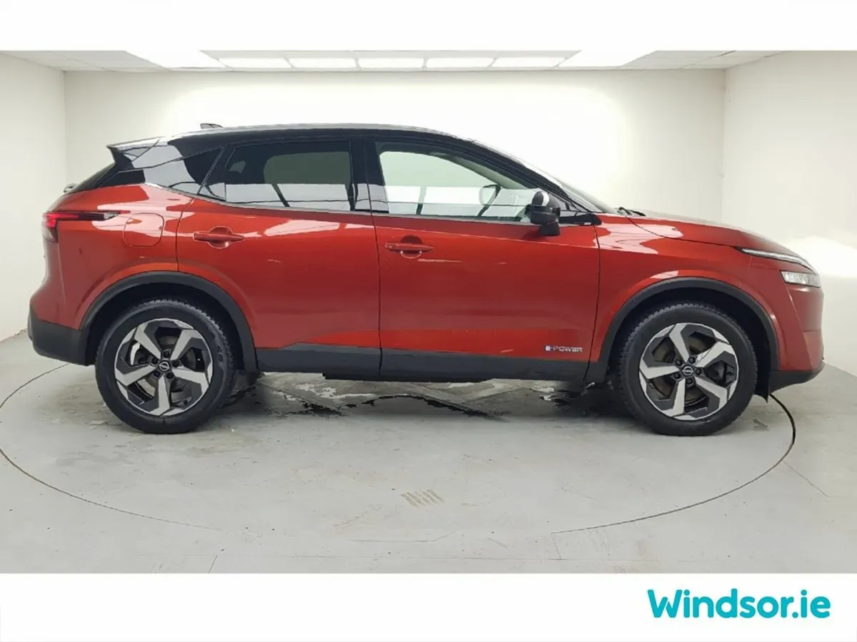 Nissan Qashqai MPV, Petrol Hybrid, 2023, Orange