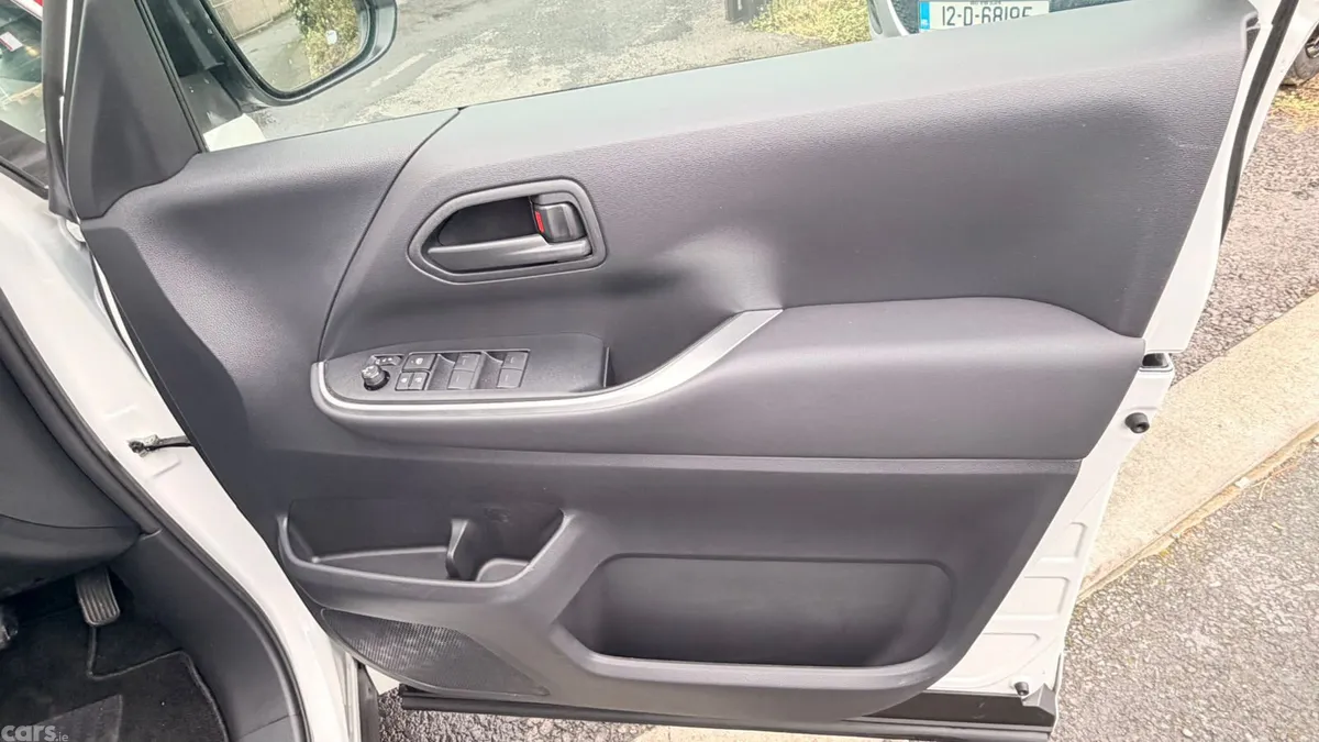 Toyota Voxy MPV, Petrol Hybrid, 2023, White