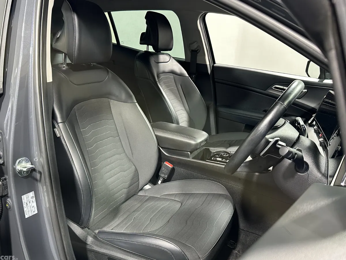 Kia Sportage SUV, Petrol Plug-in Hybrid, 2023, Grey