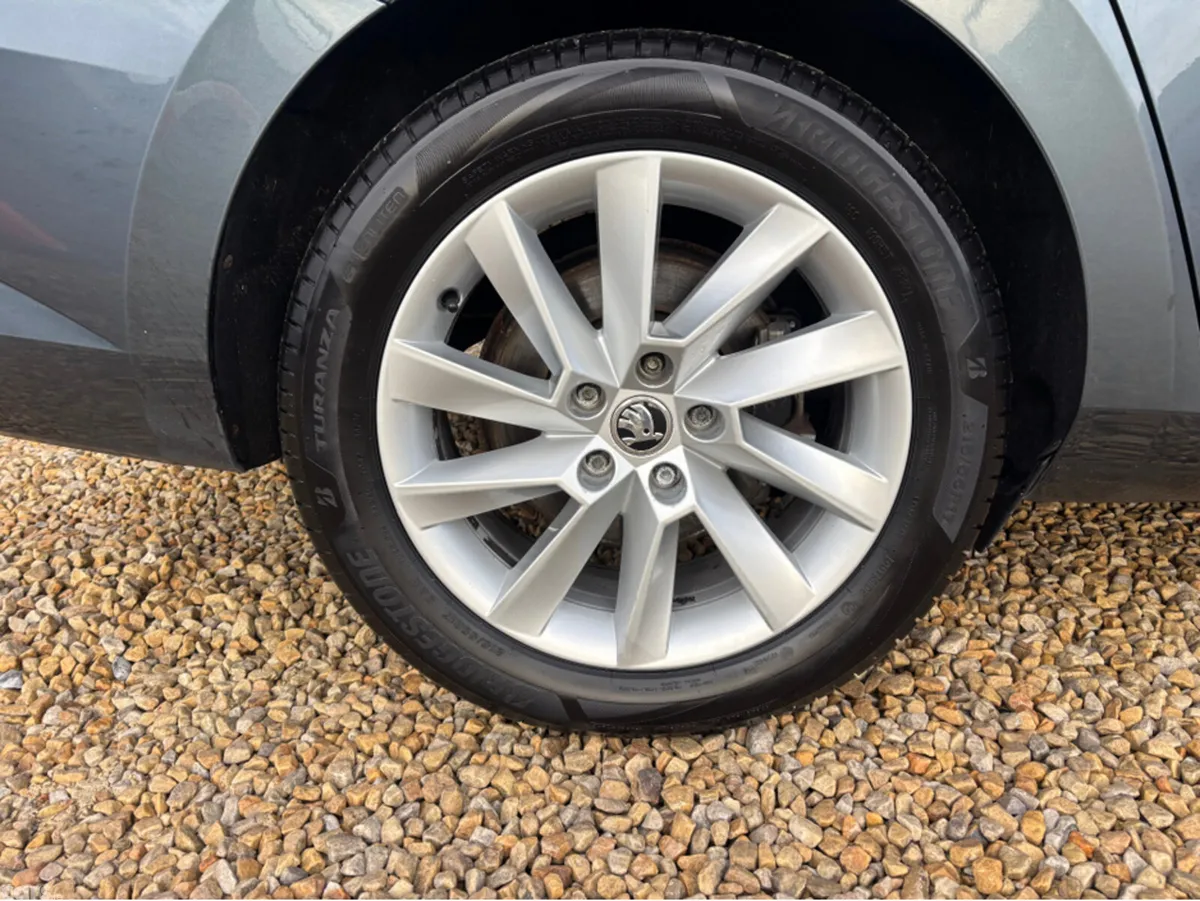 Skoda Superb Hatchback, Diesel, 2021, Grey
