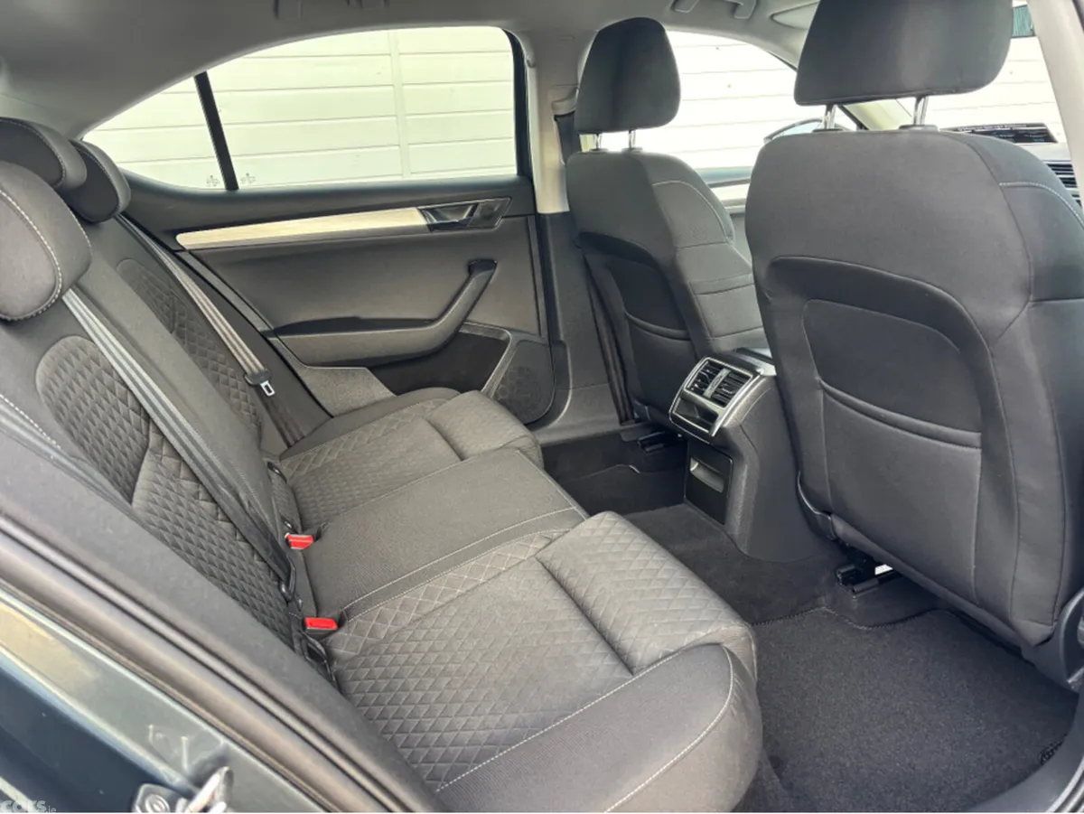 Skoda Superb Hatchback, Diesel, 2021, Grey