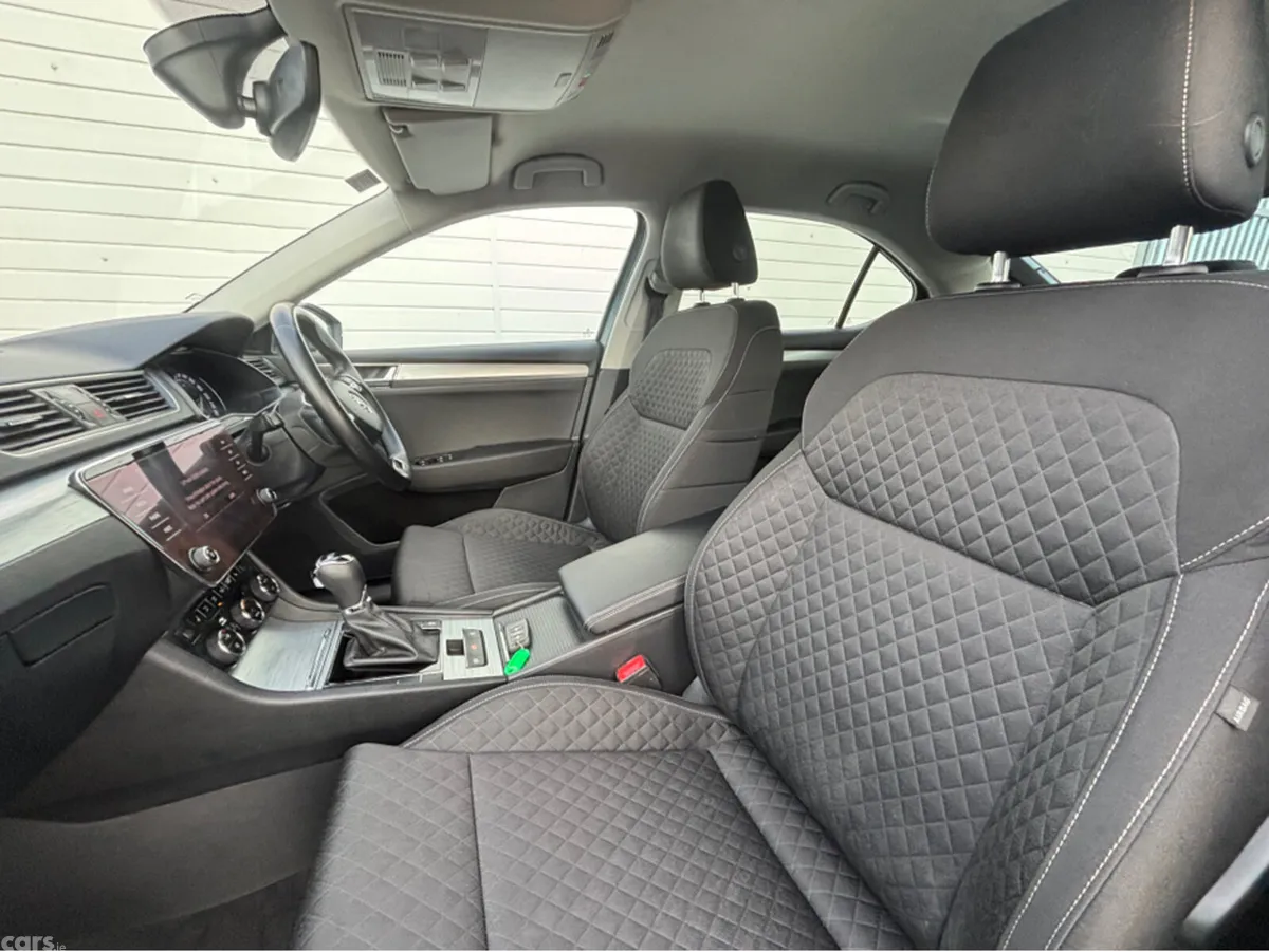 Skoda Superb Hatchback, Diesel, 2021, Grey