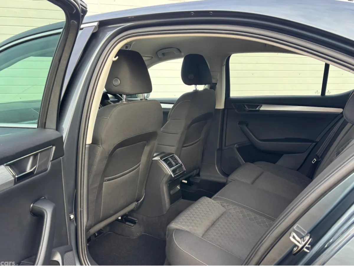 Skoda Superb Hatchback, Diesel, 2021, Grey