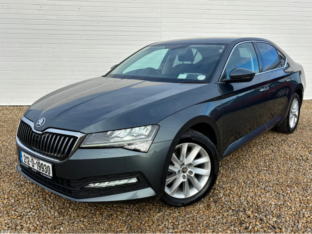 Skoda Superb Hatchback, Diesel, 2021, Grey