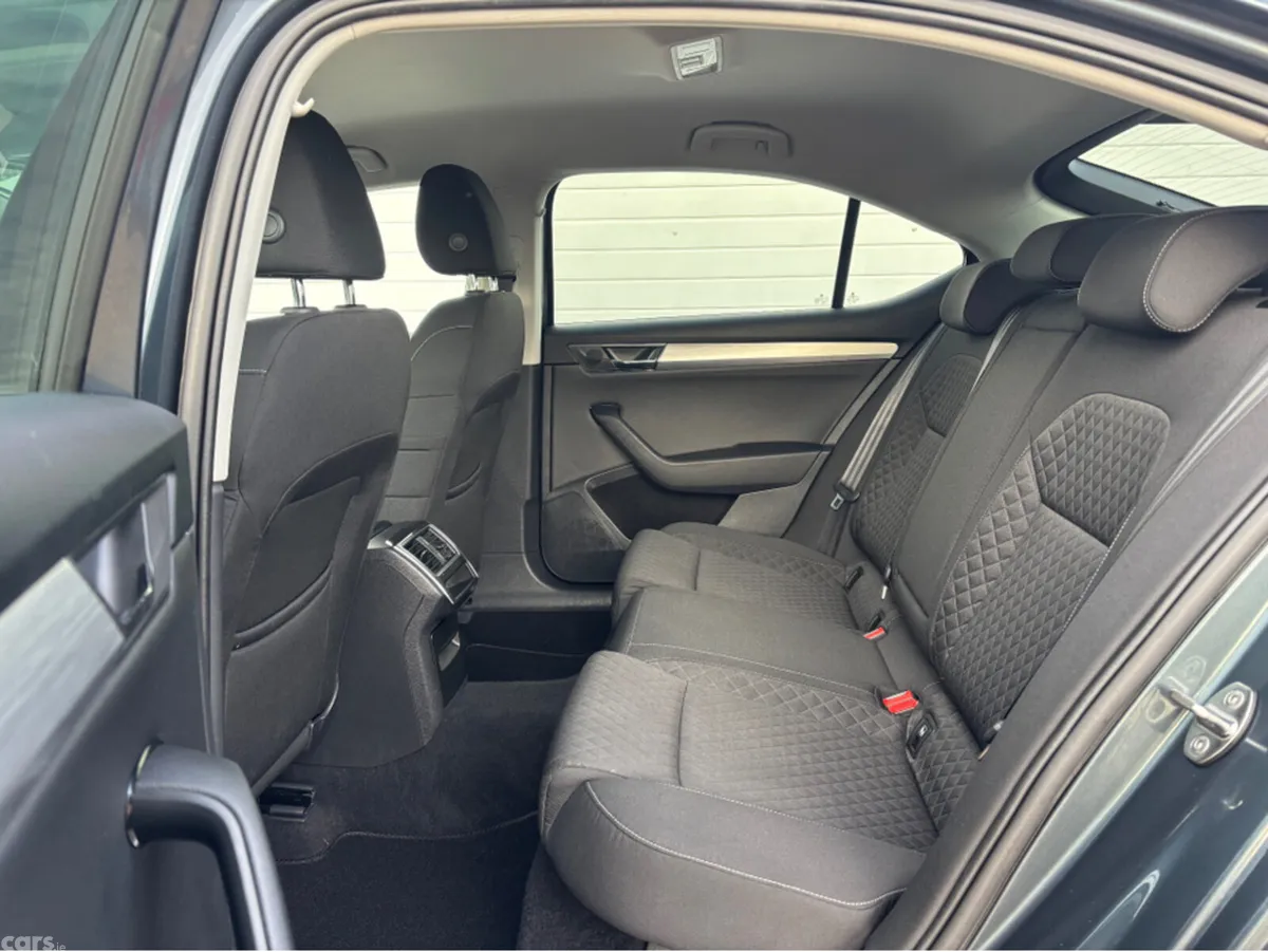 Skoda Superb Hatchback, Diesel, 2021, Grey