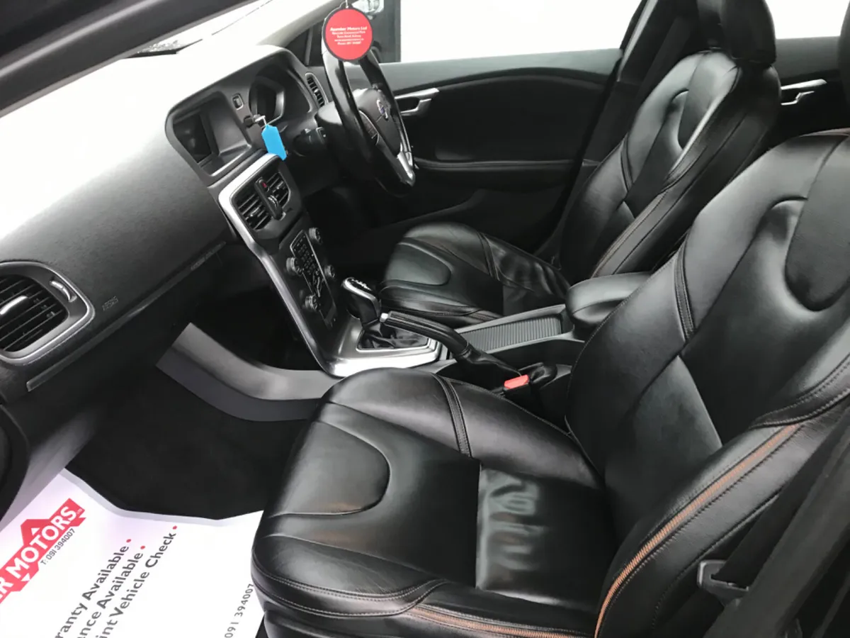 Volvo V40 Hatchback, Diesel, 2015, Black