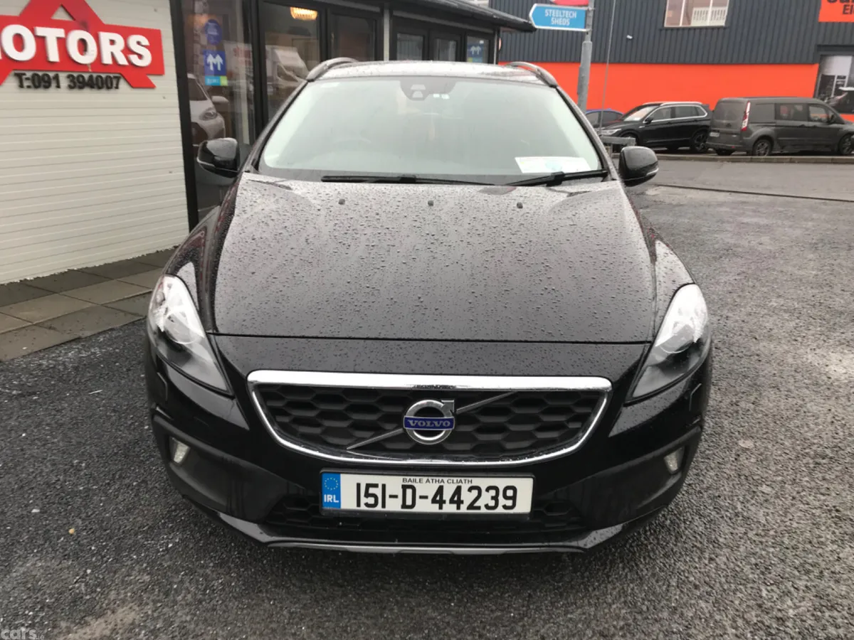Volvo V40 Hatchback, Diesel, 2015, Black