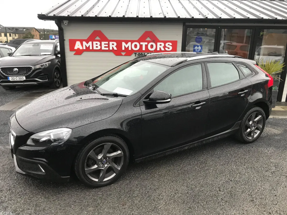 Volvo V40 Hatchback, Diesel, 2015, Black