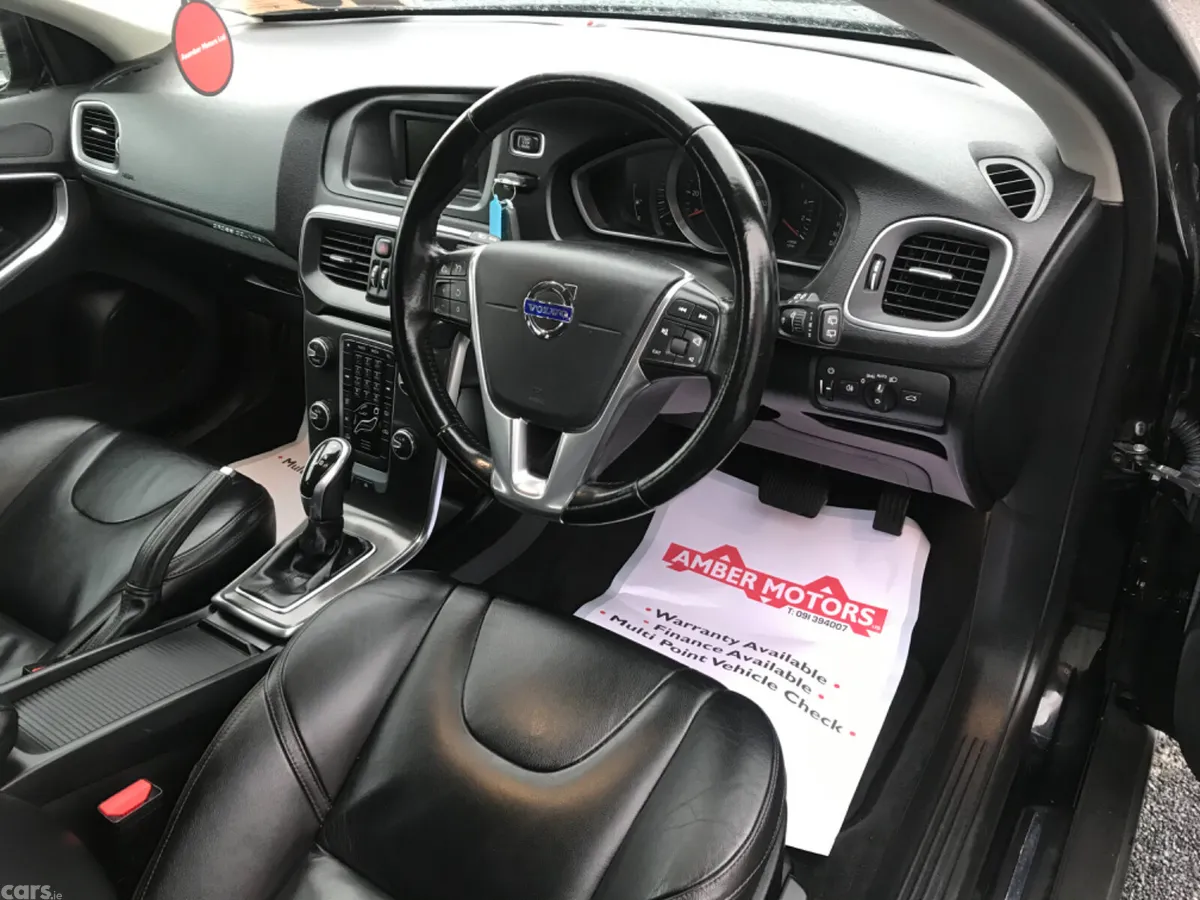 Volvo V40 Hatchback, Diesel, 2015, Black