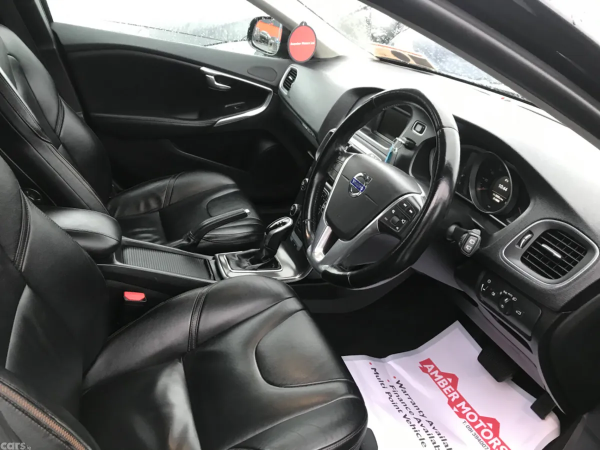 Volvo V40 Hatchback, Diesel, 2015, Black