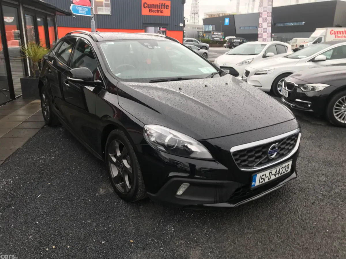 Volvo V40 Hatchback, Diesel, 2015, Black