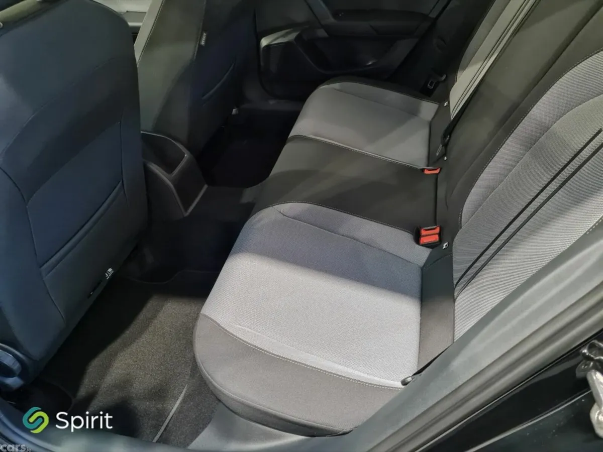 SEAT Leon Hatchback, Petrol, 2027, Blue
