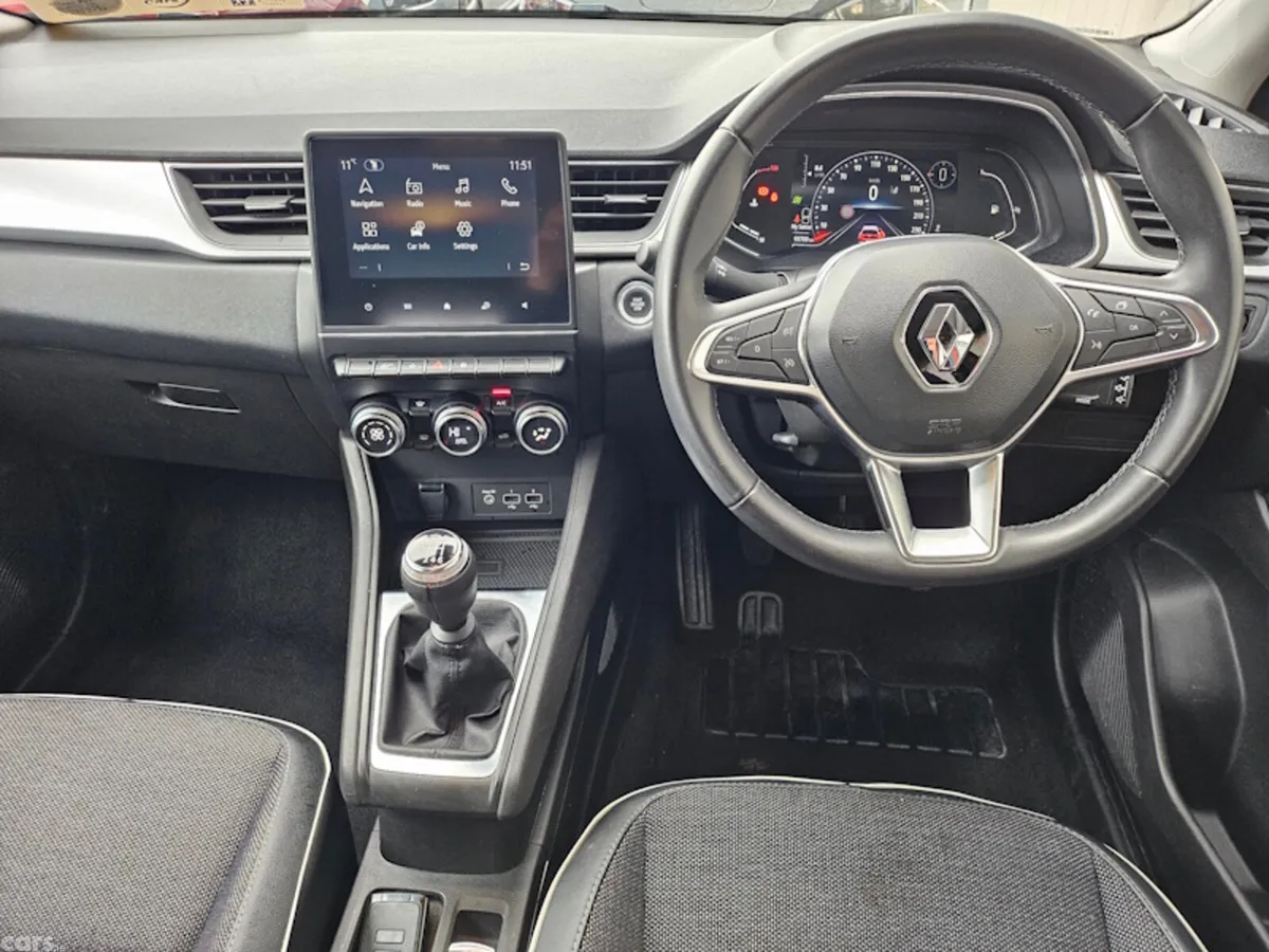 Renault Captur Hatchback, Petrol, 2023, Red