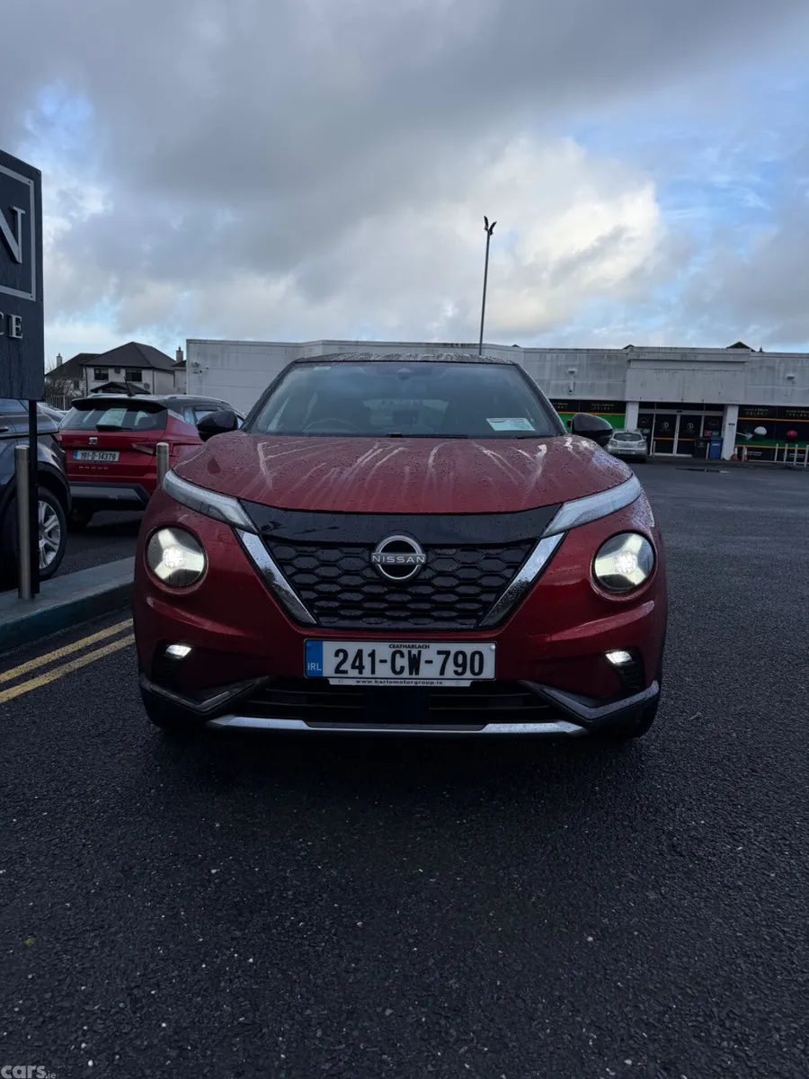 Nissan Juke SUV, Petrol Hybrid, 2024, Red