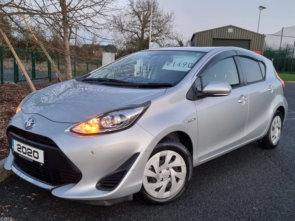 Toyota Aqua Hatchback, Petrol Hybrid, 2020, Silver