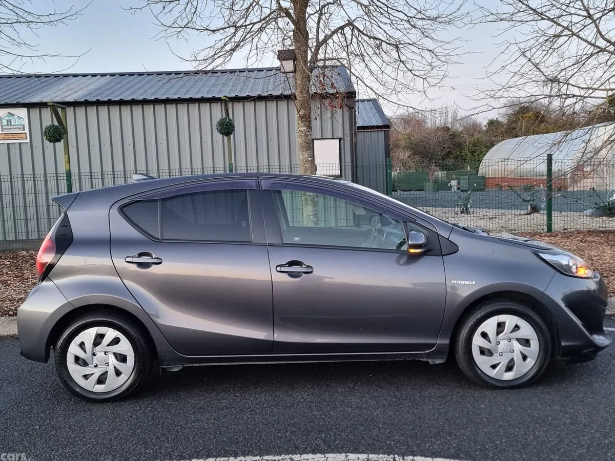 Toyota Aqua Hatchback, Petrol Hybrid, 2020, Grey