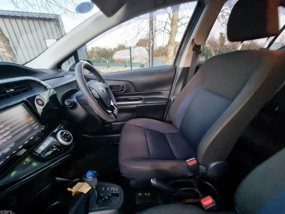 Toyota Aqua Hatchback, Petrol Hybrid, 2020, Grey