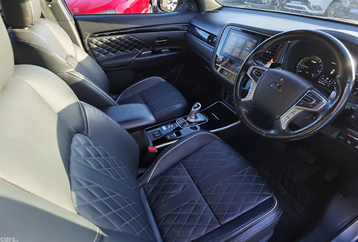 Mitsubishi Outlander SUV, Petrol Plug-in Hybrid, 2021, Grey
