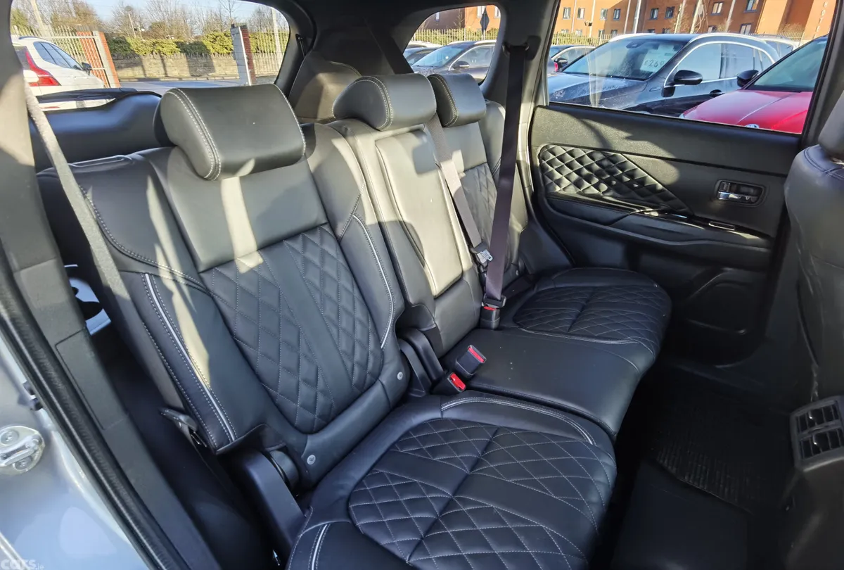 Mitsubishi Outlander SUV, Petrol Plug-in Hybrid, 2021, Grey