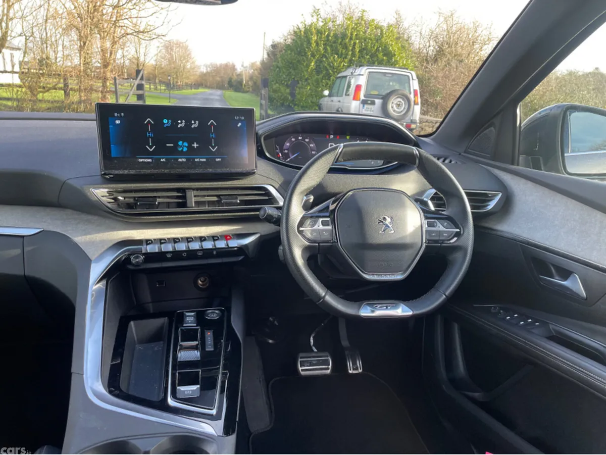 Peugeot 5008 Hatchback, Diesel, 2024, Grey