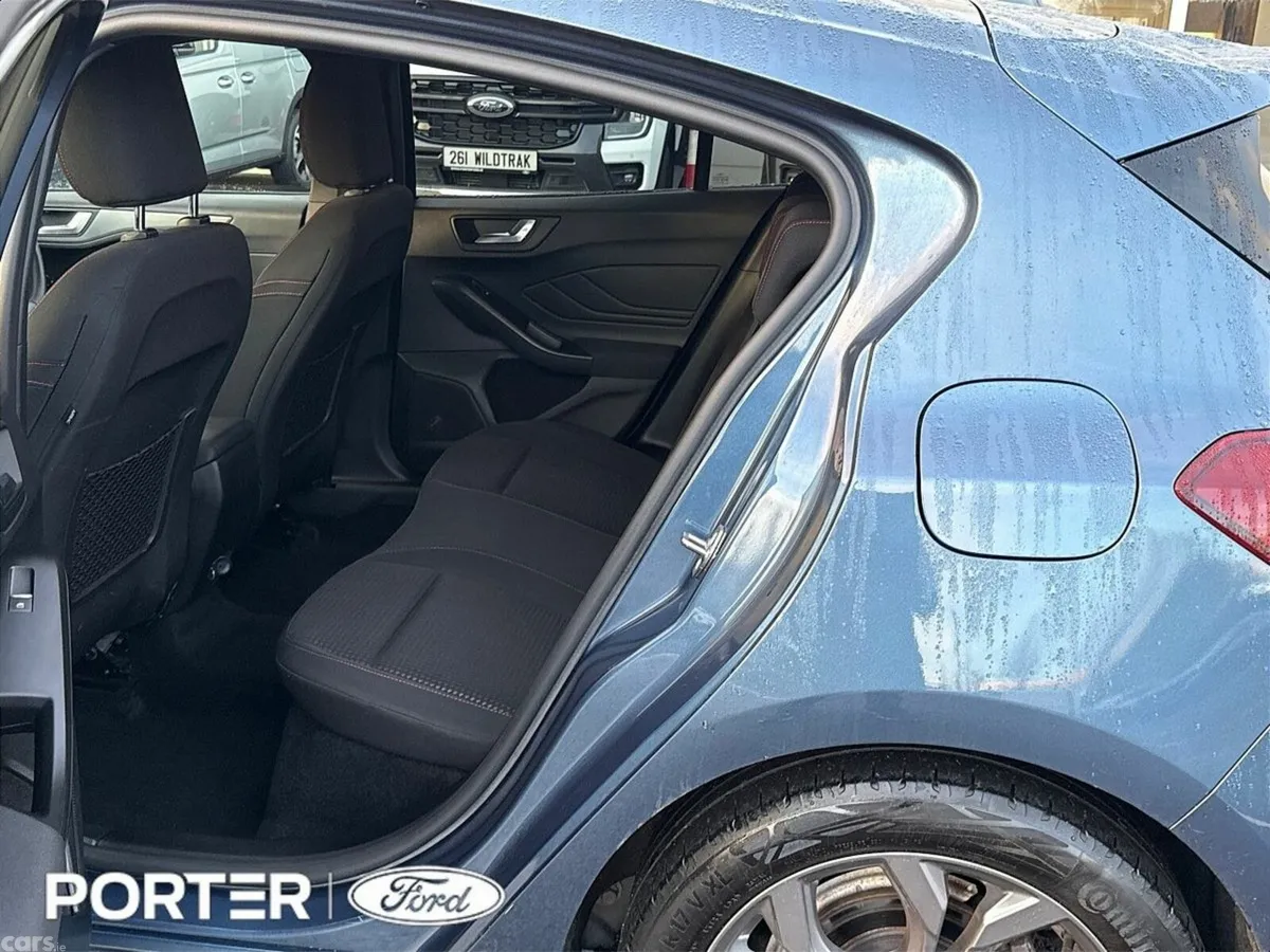 Ford Focus Hatchback, Petrol, 2023, Blue