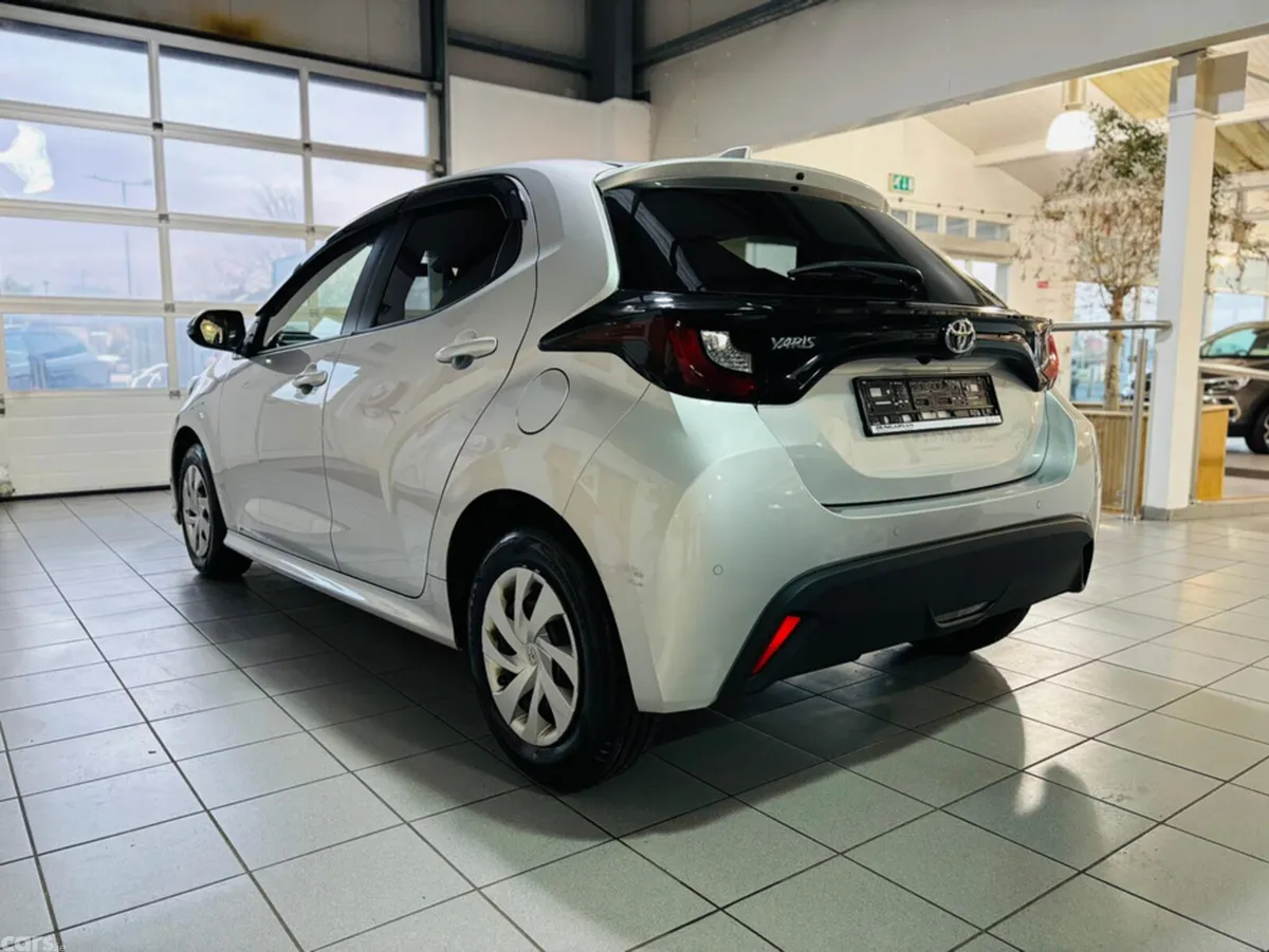 Toyota Yaris Hatchback, Petrol, 2022, Silver
