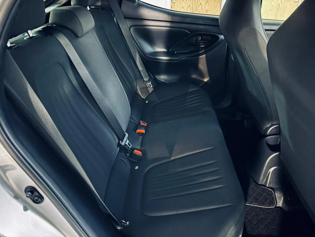 Toyota Yaris Hatchback, Petrol, 2022, Silver