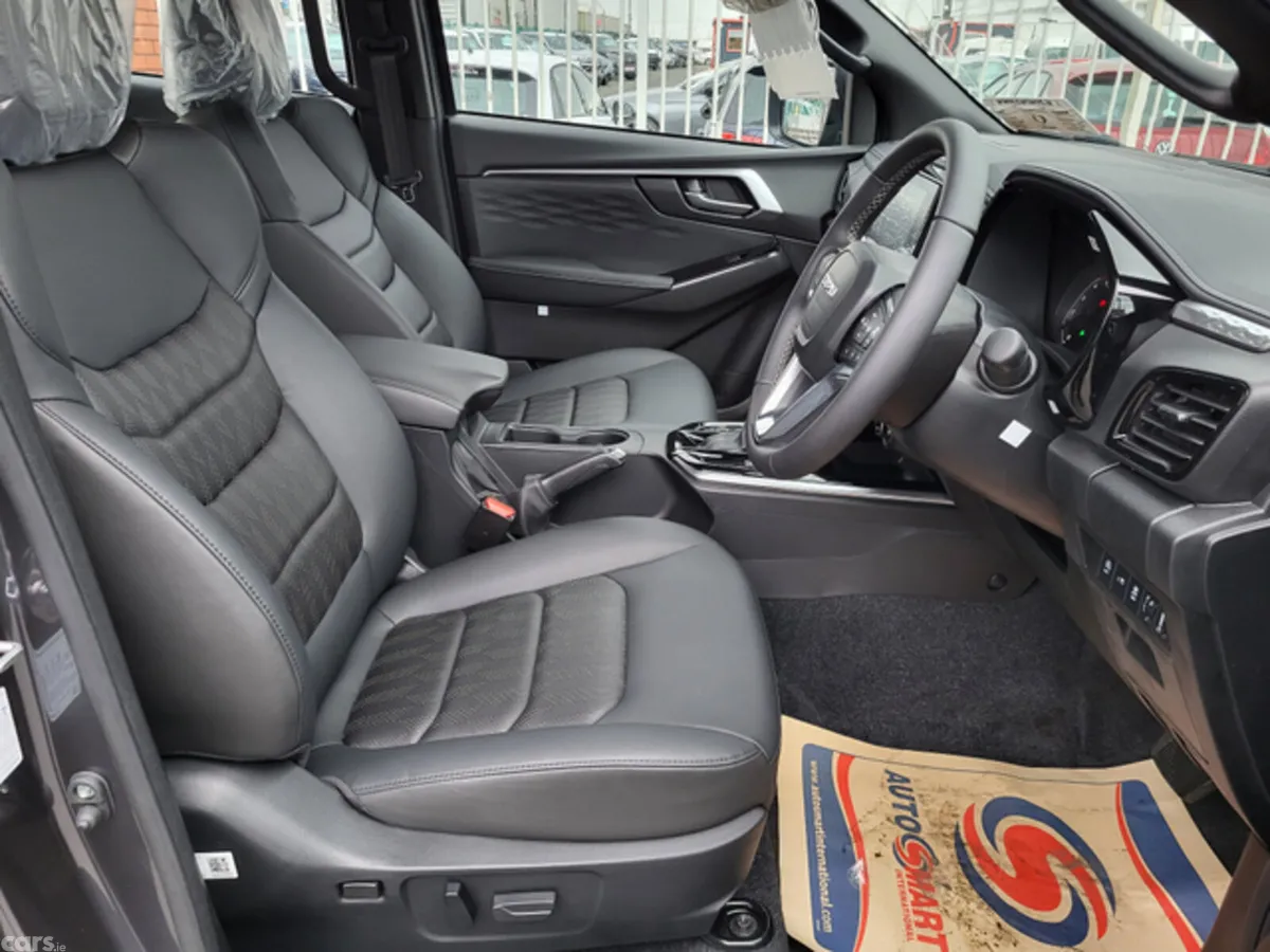 Isuzu D-Max Pick Up, Diesel, 2027, Grey