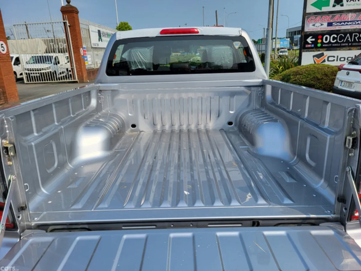 Isuzu D-Max Pick Up, Diesel, 2026, Silver