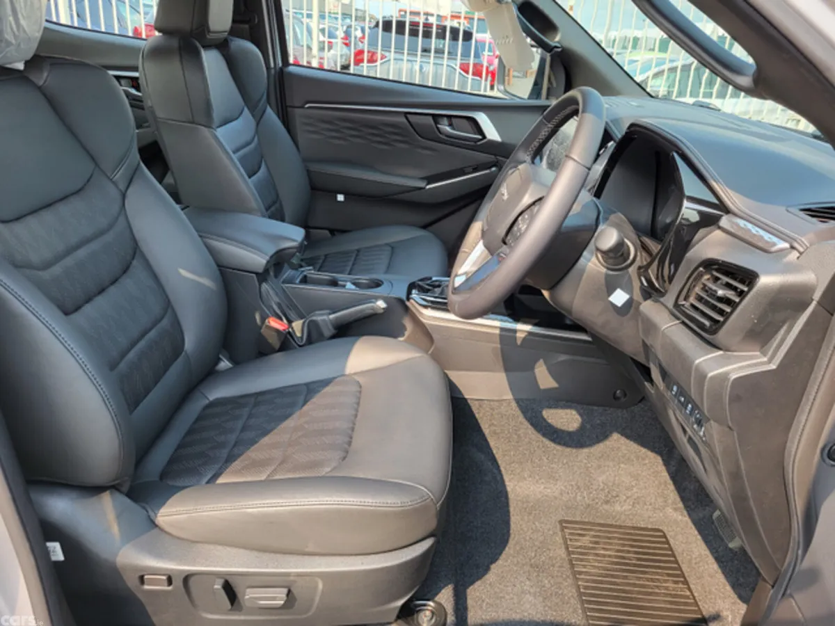 Isuzu D-Max Pick Up, Diesel, 2026, Silver