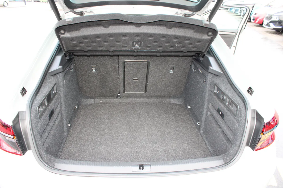 Skoda Superb Saloon, Diesel, 2024, Grey