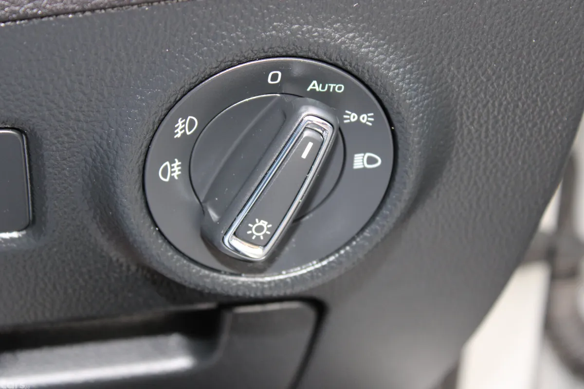 Skoda Superb Saloon, Diesel, 2024, Grey