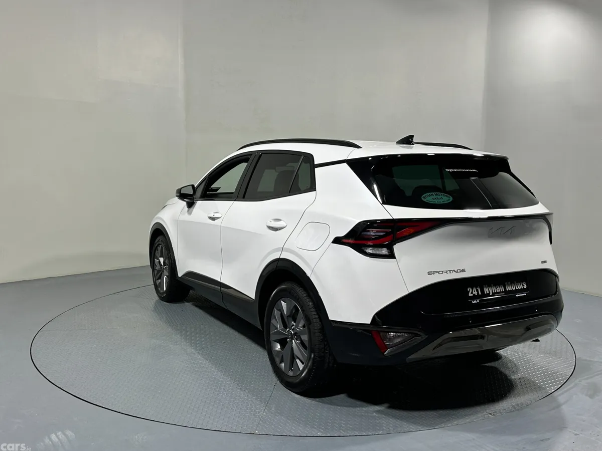 Kia Sportage SUV, Petrol Hybrid, 2024, White