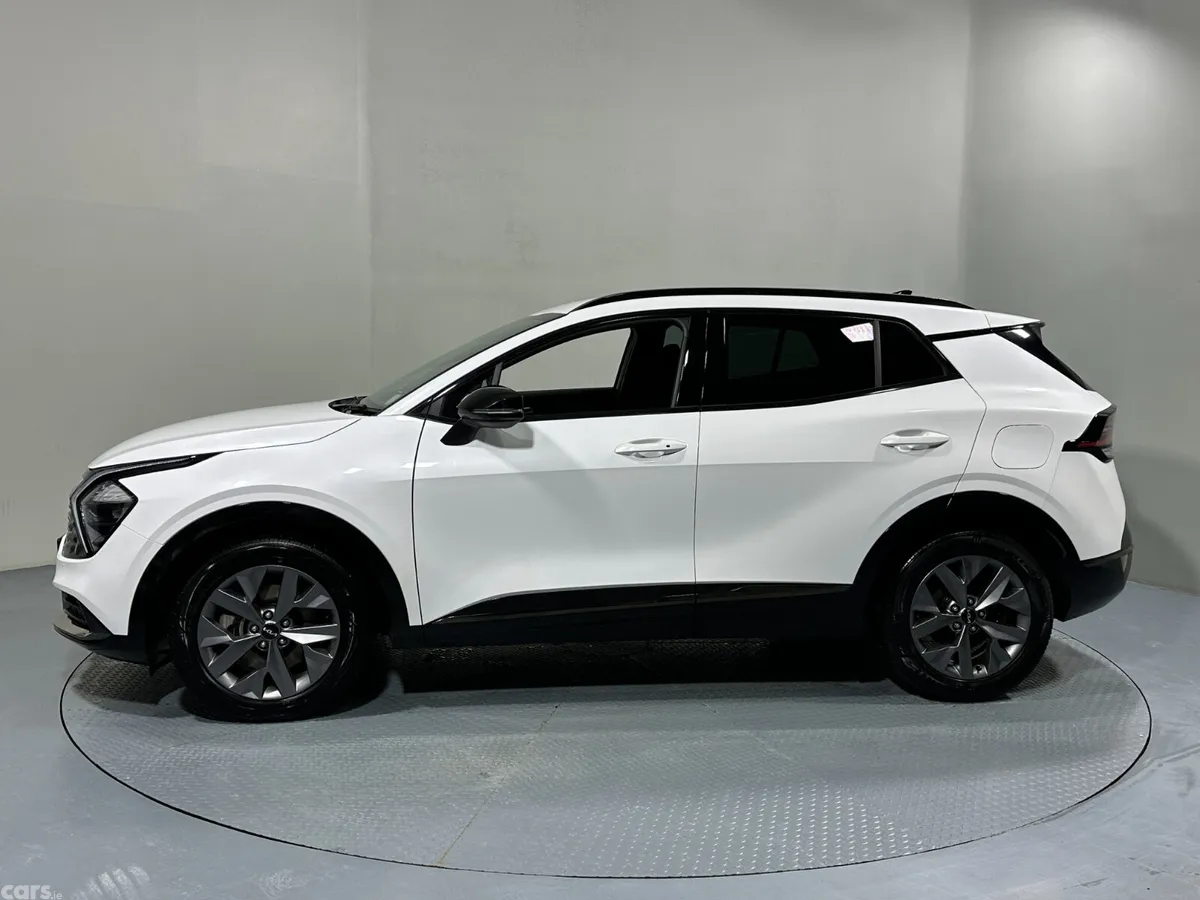 Kia Sportage SUV, Petrol Hybrid, 2024, White