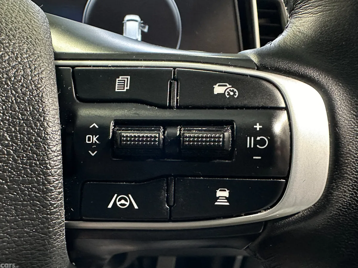 Kia Sportage SUV, Petrol Hybrid, 2024, White