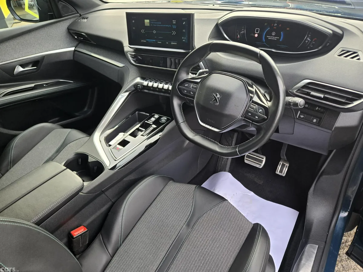 Peugeot 5008 MPV, Diesel, 2023, Blue