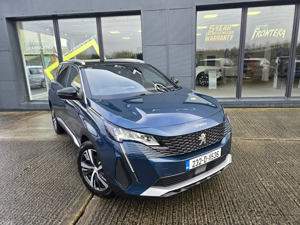 Peugeot 5008 MPV, Diesel, 2023, Blue
