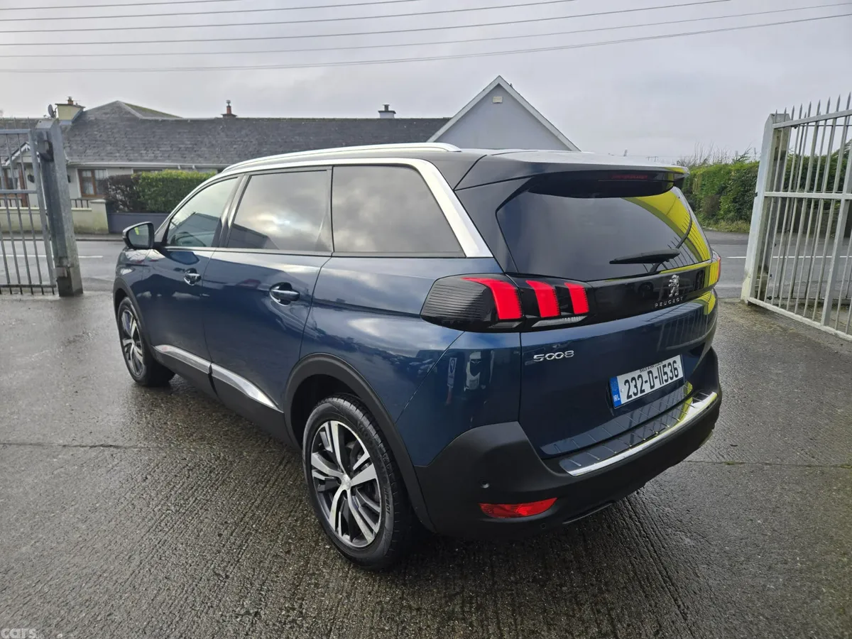 Peugeot 5008 MPV, Diesel, 2023, Blue