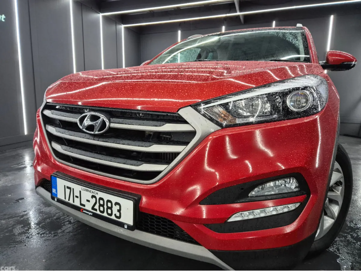 Hyundai Tucson MPV, Diesel, 2017, Red