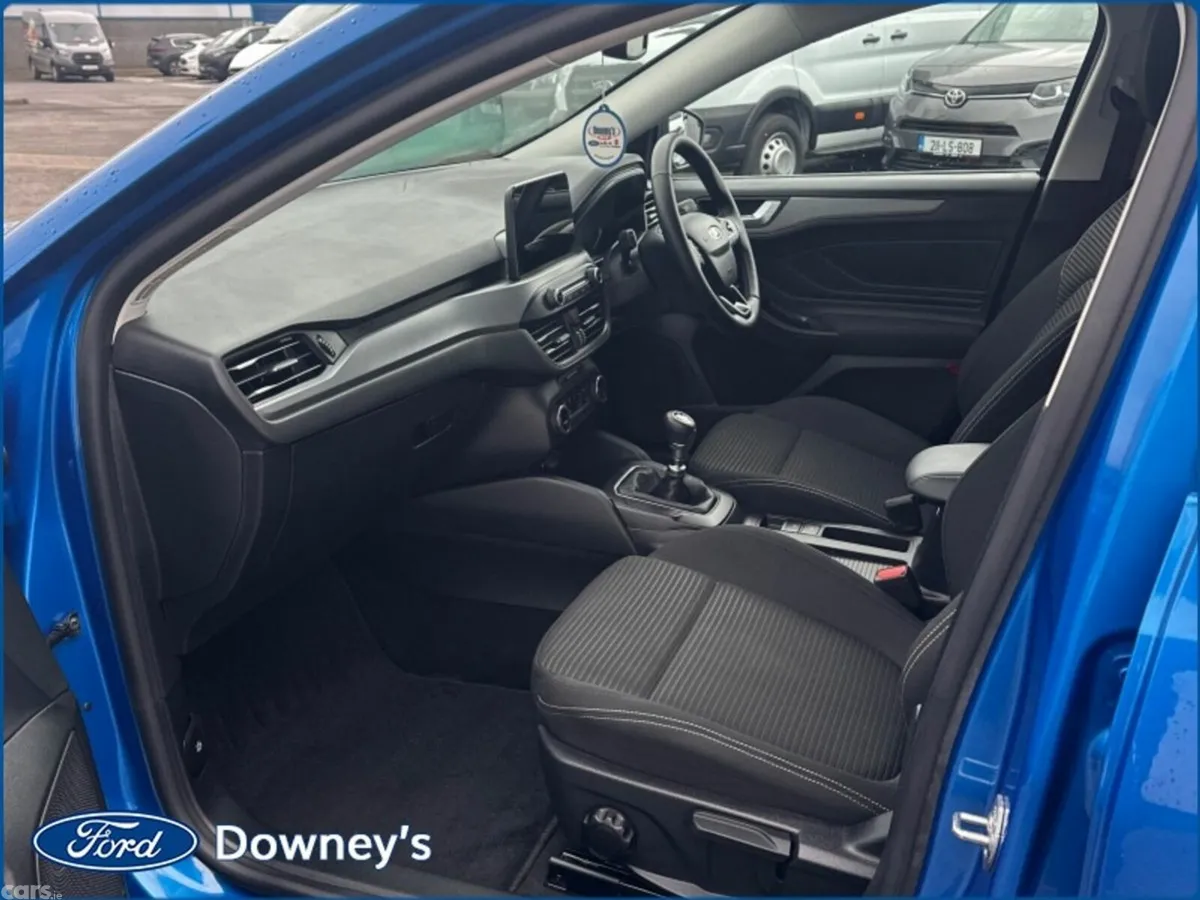 Ford Focus Hatchback, Petrol, 2023, Blue