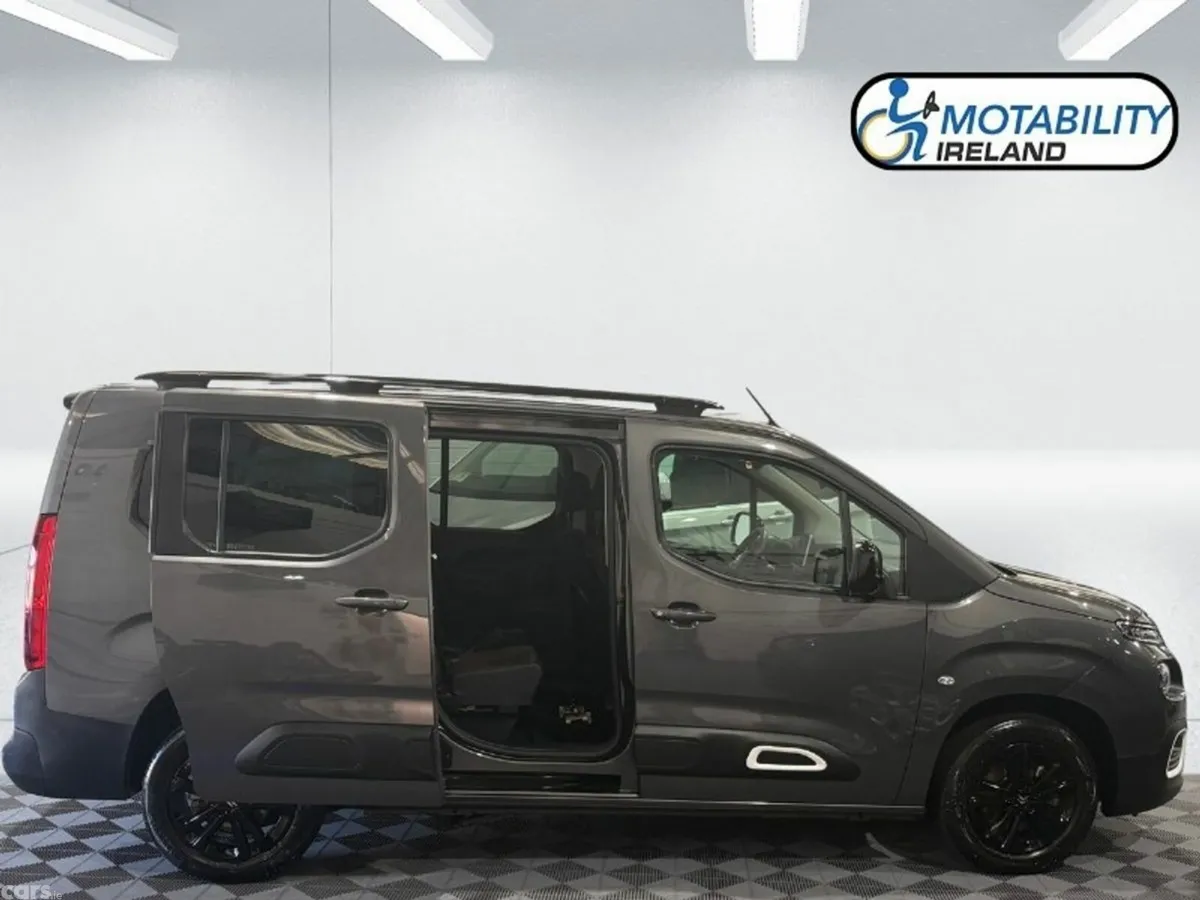 Citroen Berlingo Multispace MPV, Diesel, 2023, Grey