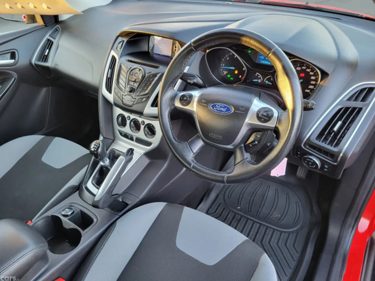 Ford Focus Hatchback, Diesel, 2012, Red