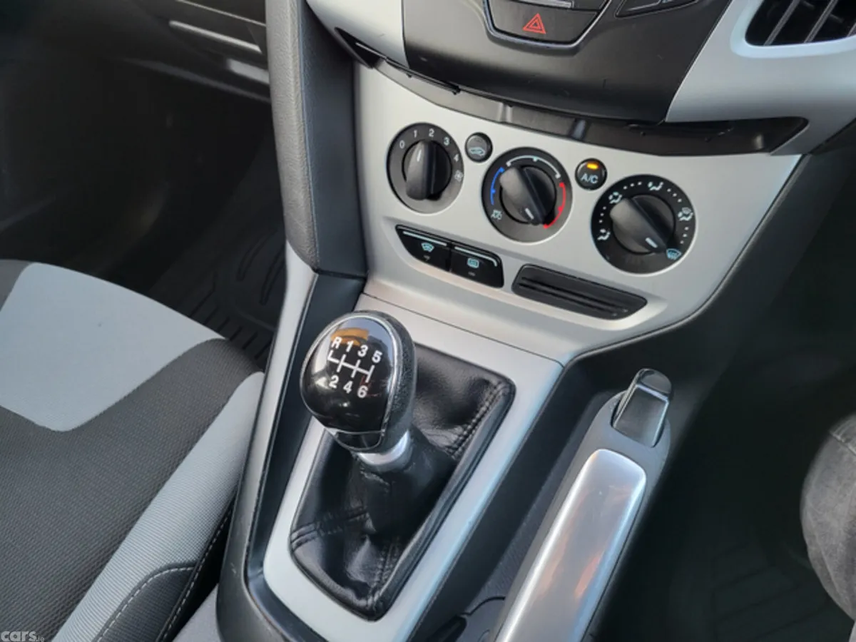 Ford Focus Hatchback, Diesel, 2012, Red