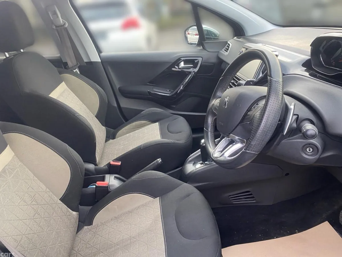 Peugeot 208 Hatchback, Petrol, 2014, Black