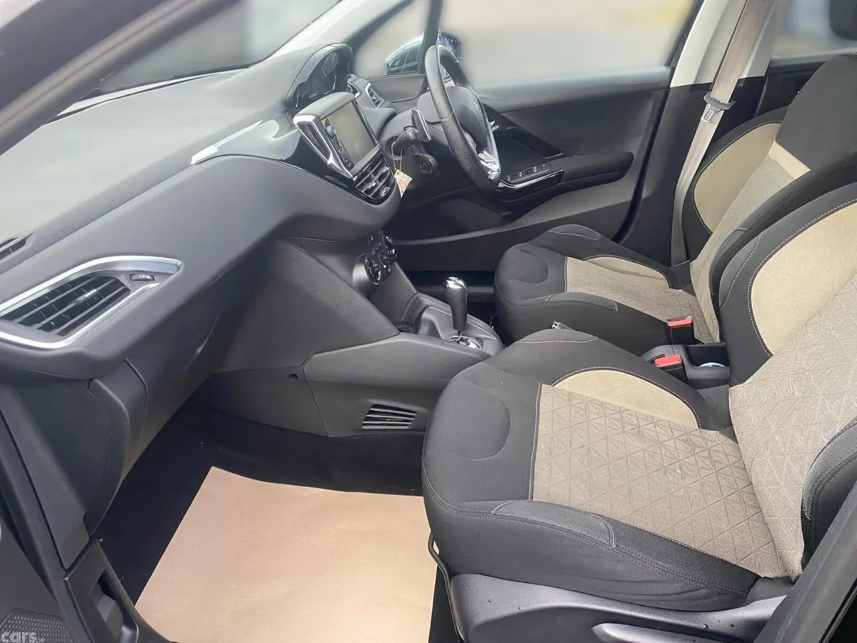 Peugeot 208 Hatchback, Petrol, 2014, Black