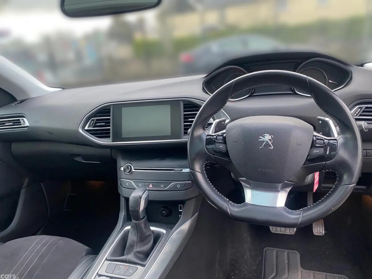 Peugeot 308 Estate, Petrol, 2015, Red