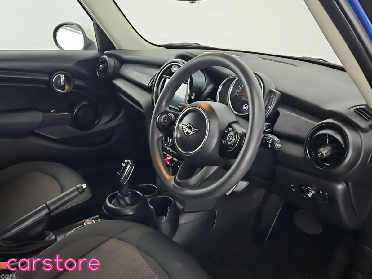 Mini Cooper Hatchback, Petrol, 2019, Blue