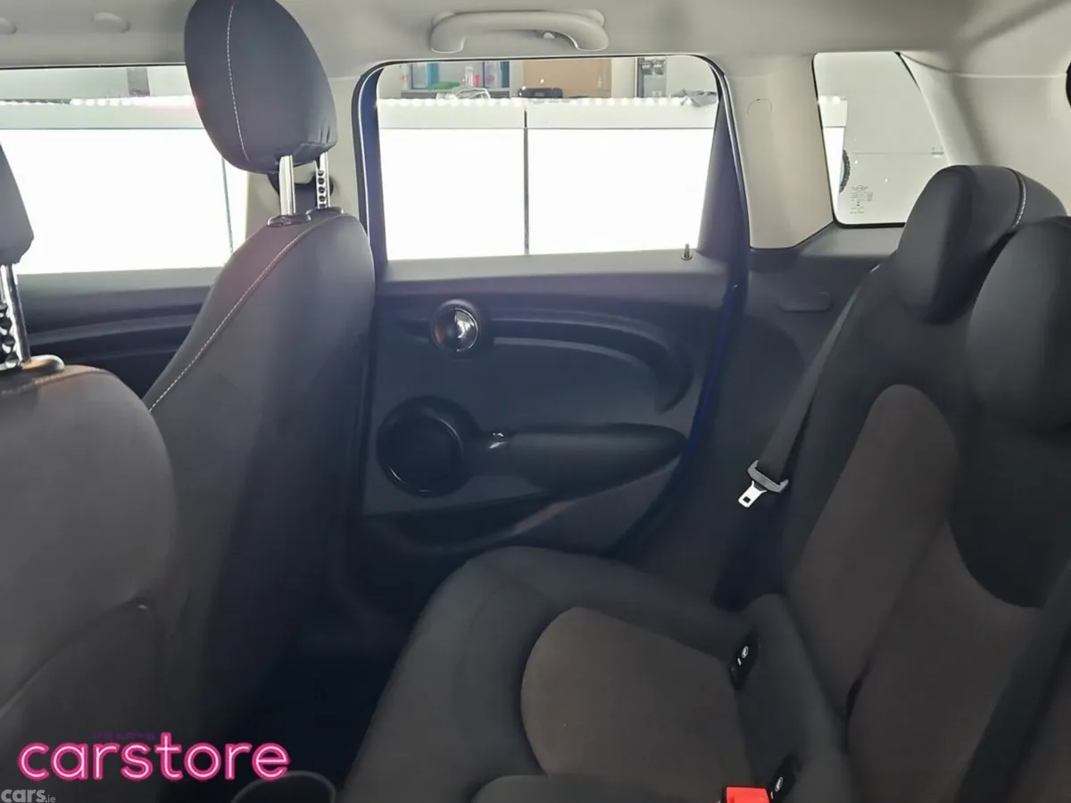 Mini Cooper Hatchback, Petrol, 2019, Blue