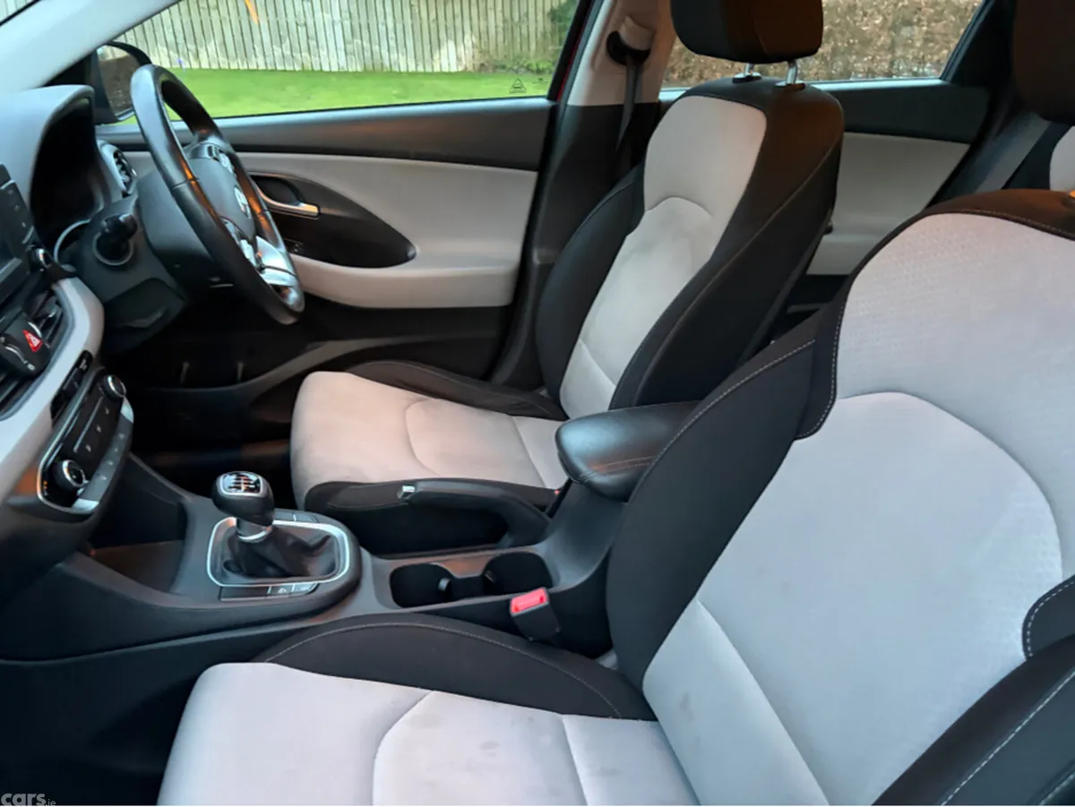 Hyundai i30 Hatchback, Petrol, 2018, Red